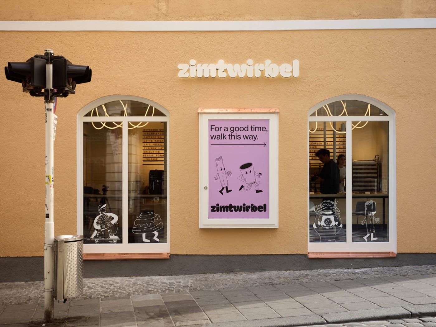Zimtwirbel store Design mit Plakat an der Außenseite und Window Design im Corporate Design