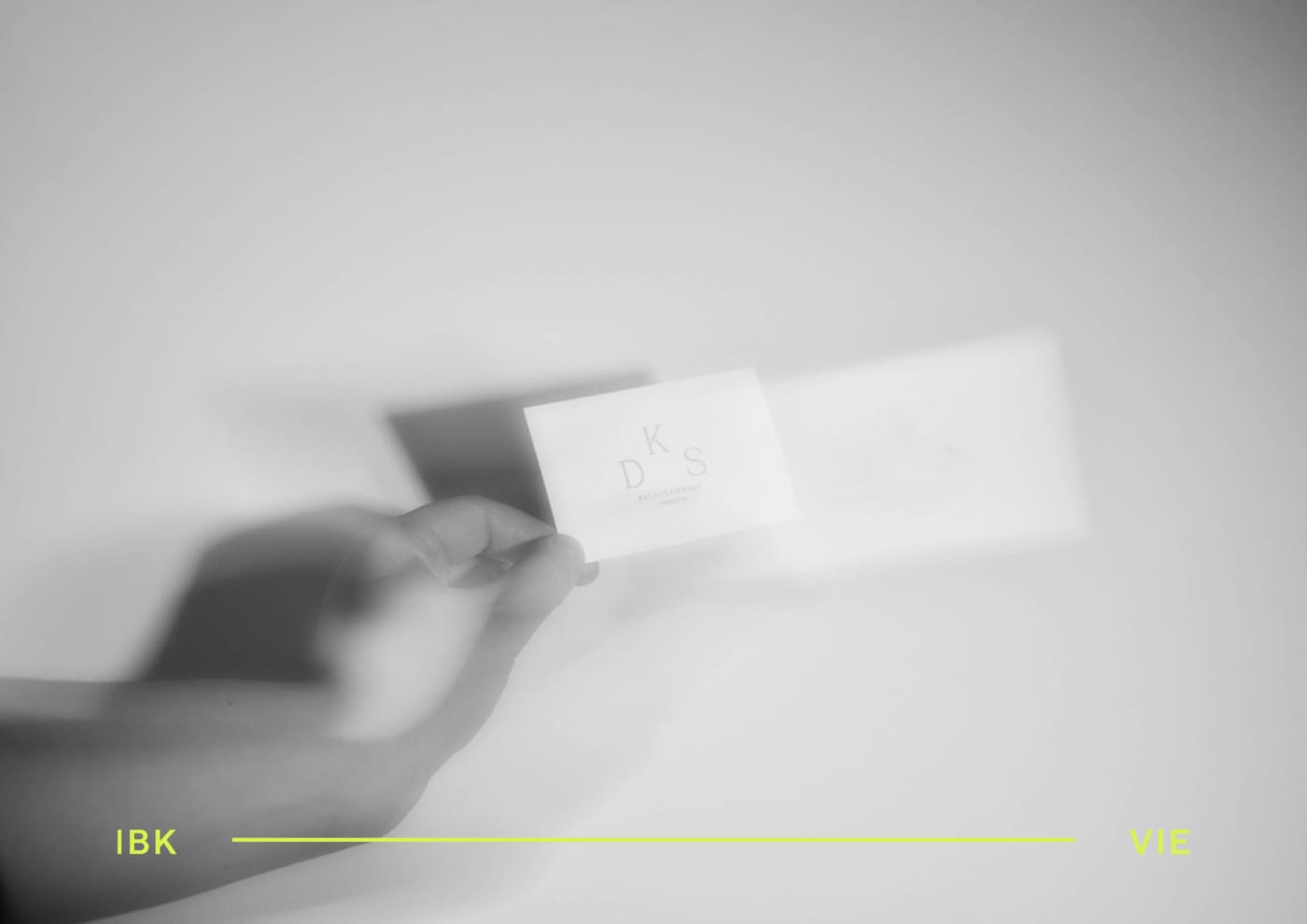 Visitenkarte mit simplem und reduziertem Design für Rechtsanwaltskanzlei Branding